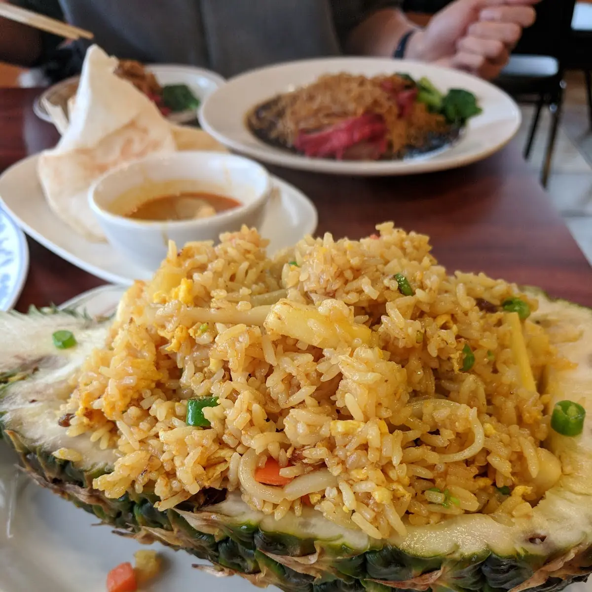 菠蘿炒飯 pineapple fried rice